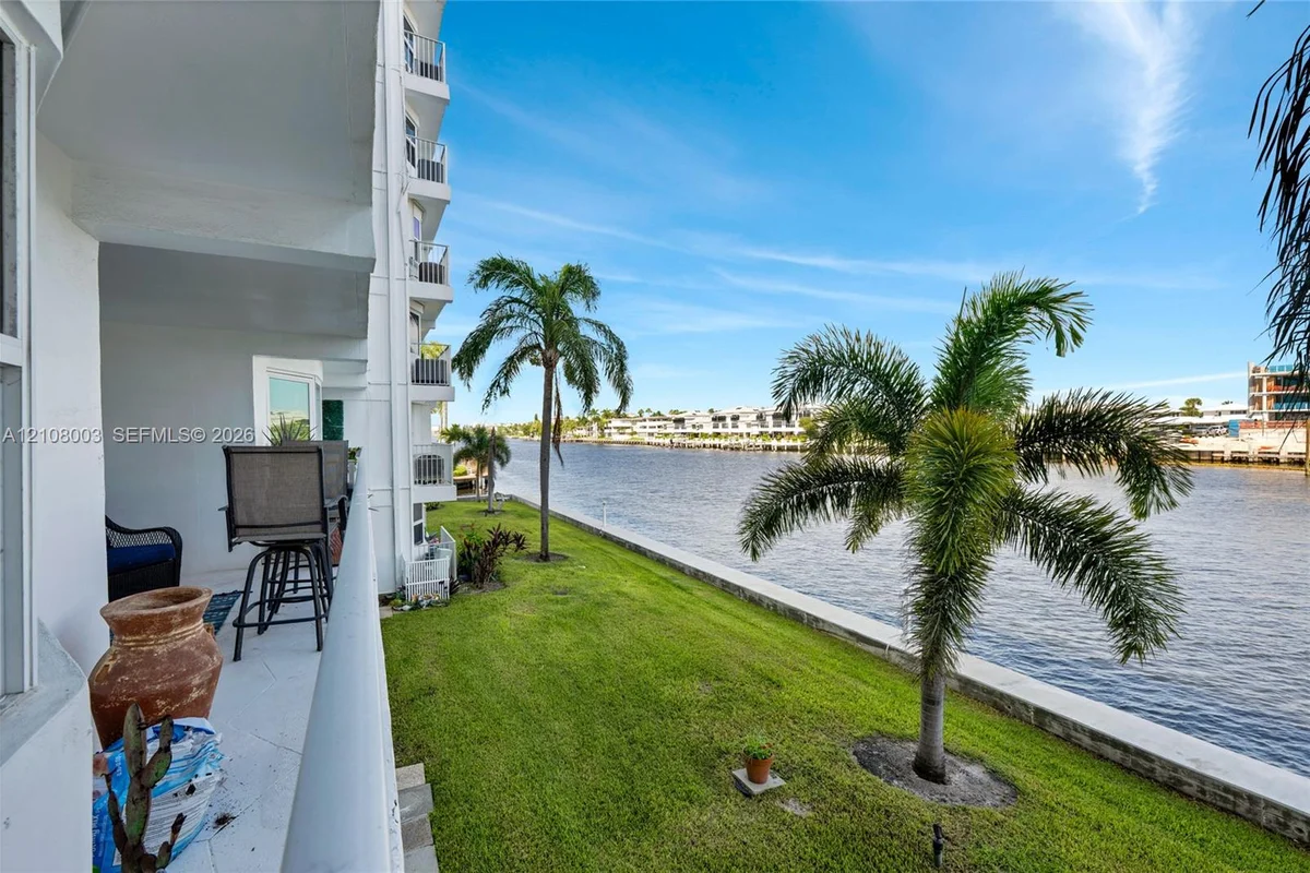 1536 SE 15th Ct #207, Deerfield Beach: photo 1 of 14