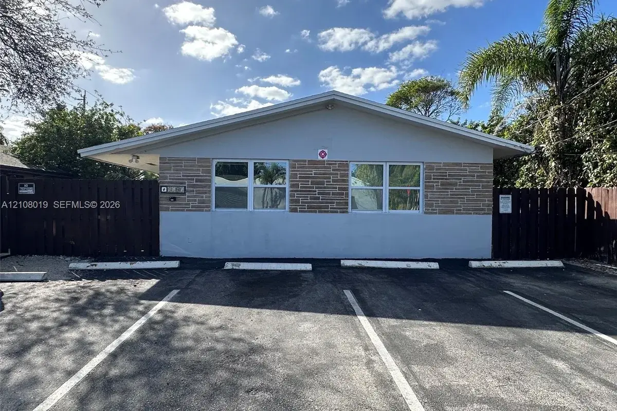 1105 NE 5th Ter #1-4, Fort Lauderdale: photo 1 of 21