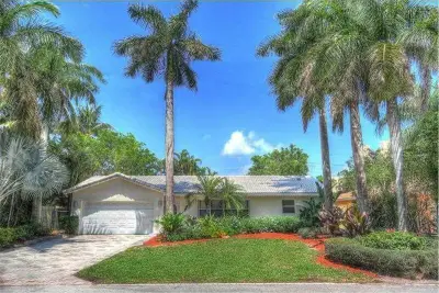 847 NW 7th St, Boca Raton: photo 1 of 40