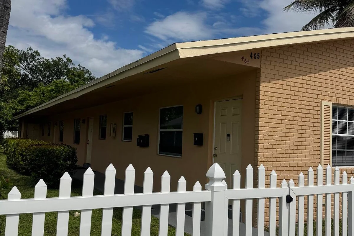 465 NW 40th Ct #1-4, Oakland Park: photo 1 of 6