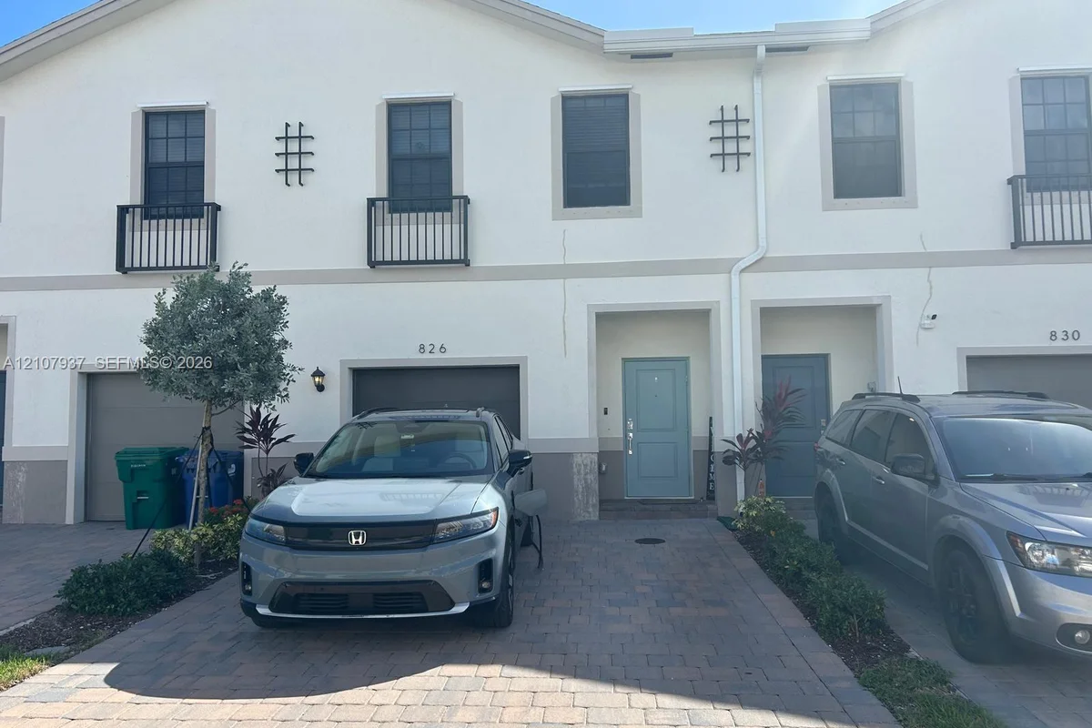 826 SW 11th Ter, Florida City: photo 1 of 18
