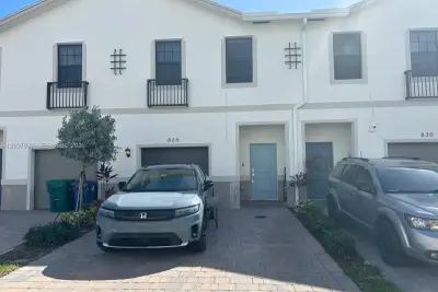 826 SW 11th Ter, Florida City: photo 1 of 18