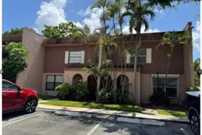 25 Laredo Pl, Davie: photo 1 of 15