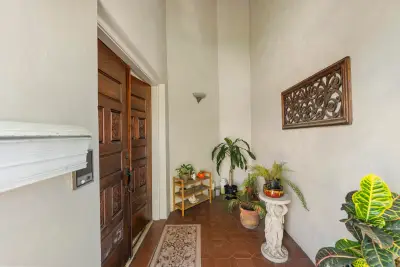 820 SW 12th Pl, Fort Lauderdale: photo 1 of 37
