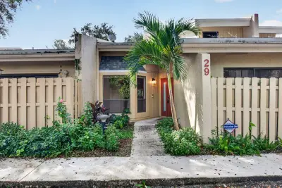 1400 NW 9th Ave #D-29, Boca Raton: photo 1 of 51