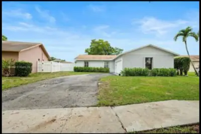 2510 NW 110th Ter, Sunrise: photo 1 of 18