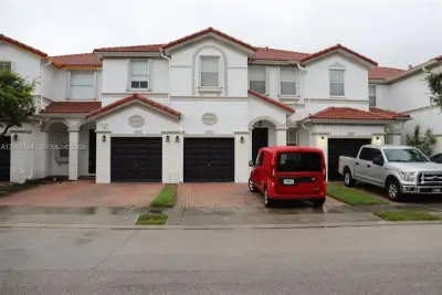 8158 NW 108th Ct, Doral: photo 1 of 6