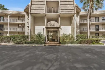 9360 Lime Bay Blvd #105, Tamarac: photo 1 of 32