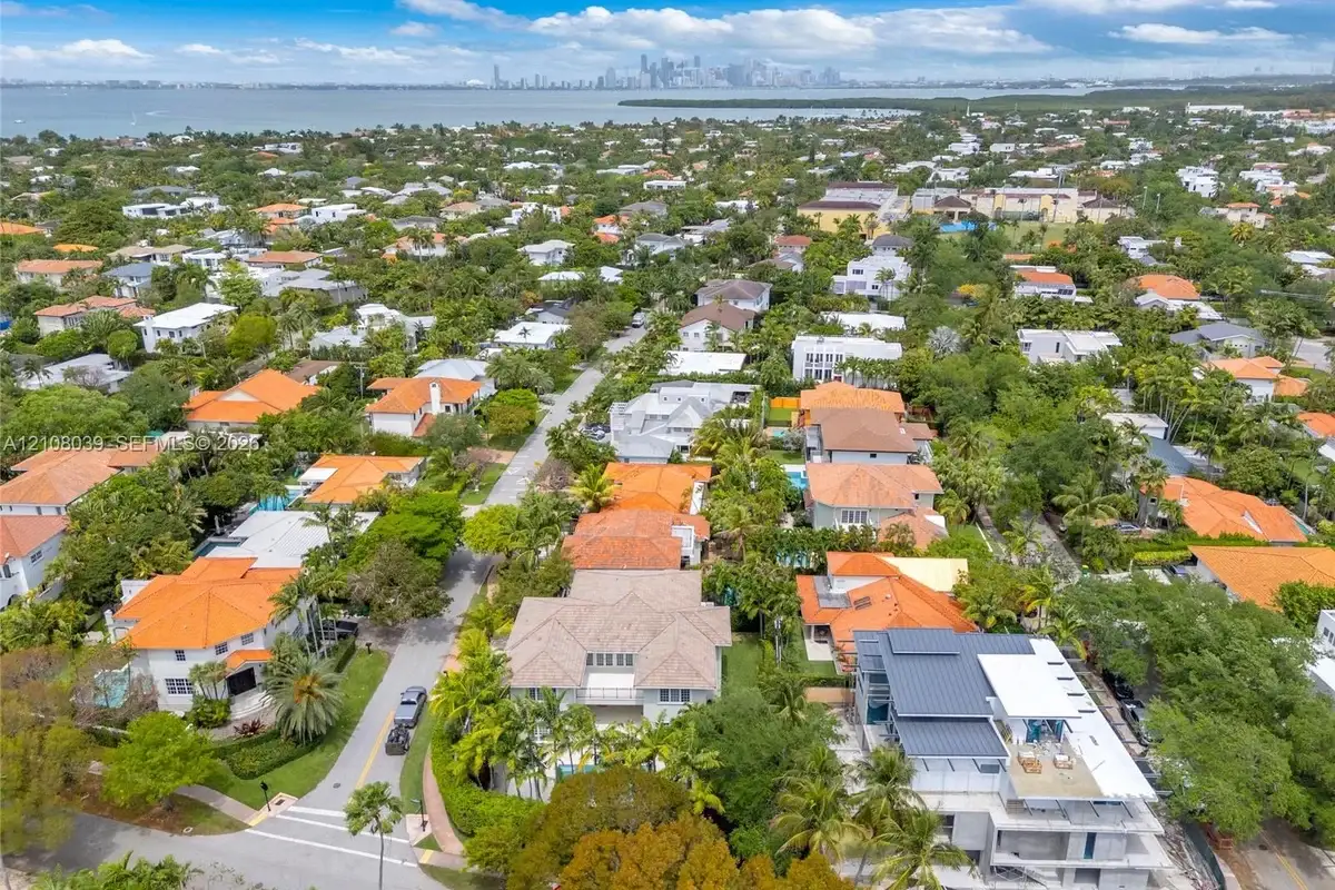 773 Ridgewood Rd, Key Biscayne: photo 1 of 4