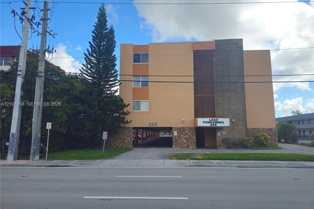 295 NW 72nd Ave #214, Miami: photo 1 of 9