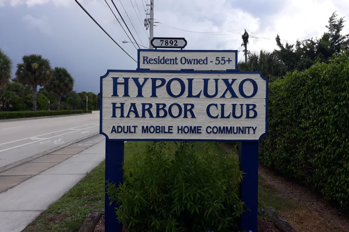 13 N Loafing St N, Hypoluxo: photo 1 of 5