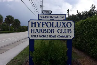 13 N Loafing St N, Hypoluxo: photo 1 of 5