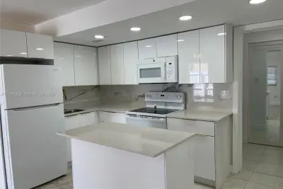 1405 NW 121st St #1, North Miami: photo 1 of 10