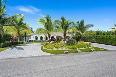 3335 Cove Rd, Jupiter: photo 1 of 48
