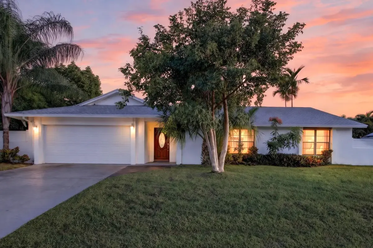 1265 NW 14th St, Boca Raton: photo 1 of 2