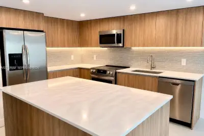 2601 N 40th Ave, Hollywood: photo 1 of 1