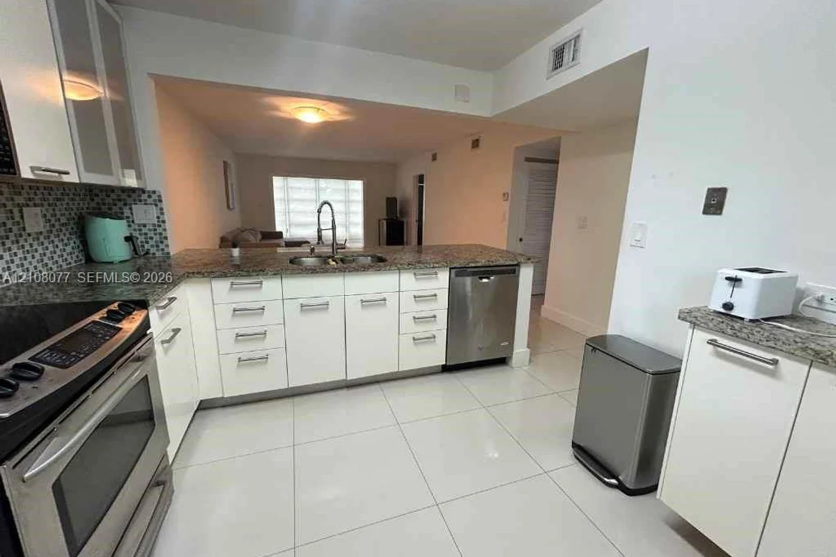 8141 SW 24th Ct #207, Davie: photo 1 of 23