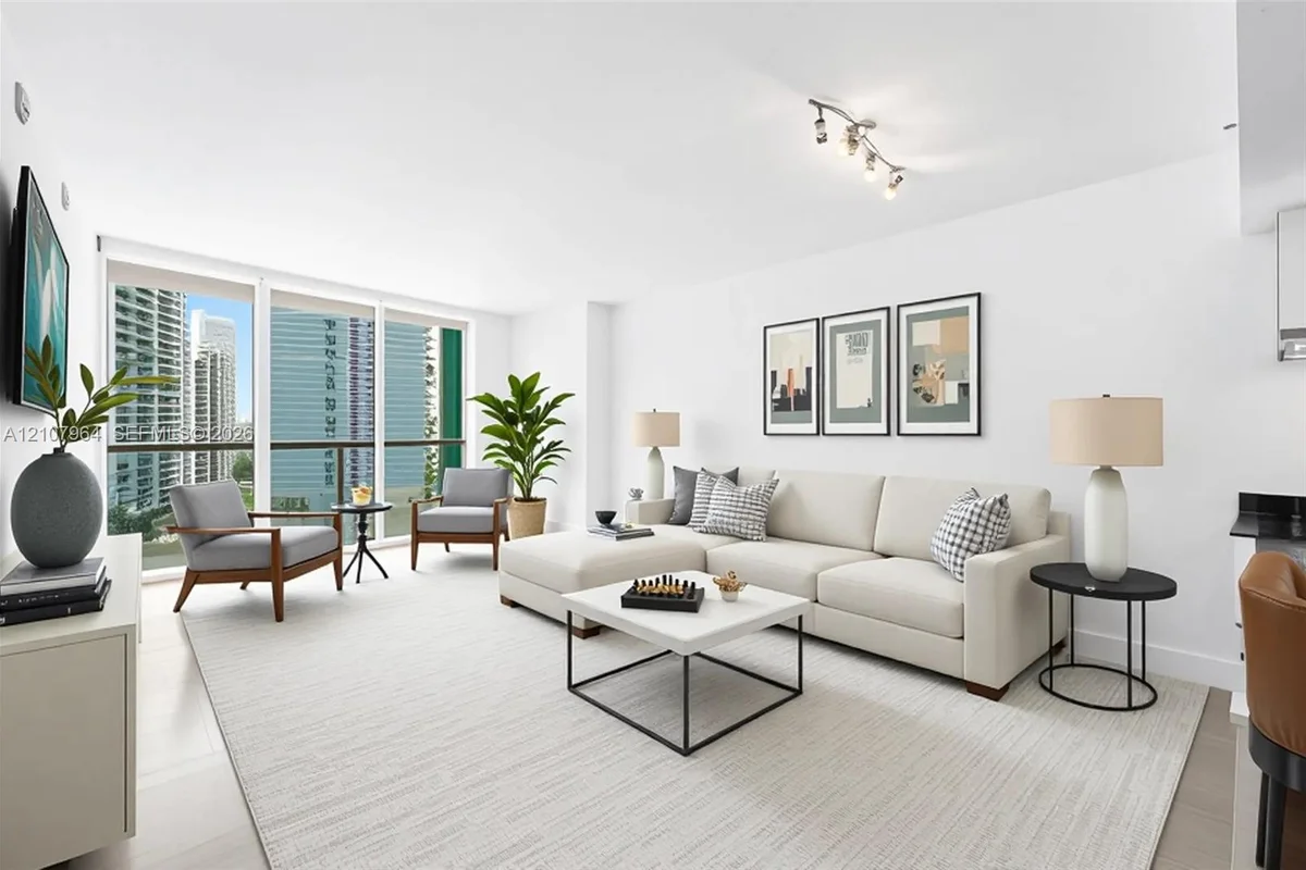 485 Brickell Ave #1907, Miami: photo 1 of 10