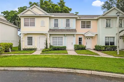 271 Duval Ct, Weston: photo 1 of 40