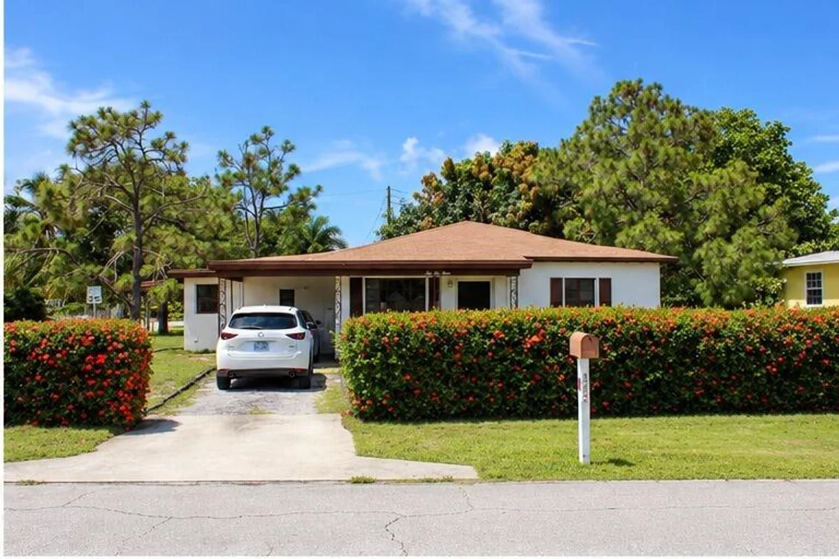 263 NE 16th, Delray Beach: photo 1 of 4