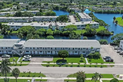 52 NE 204th St #8, Miami Gardens: photo 1 of 41