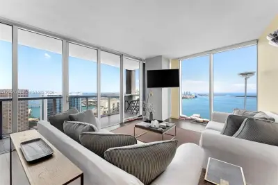 495 Brickell Ave #4502, Miami: photo 1 of 14