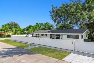 17251 NE 2nd Ct, North Miami Beach: photo 1 of 38