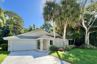 5762 Peachwood Ct, Jupiter: photo 1 of 20