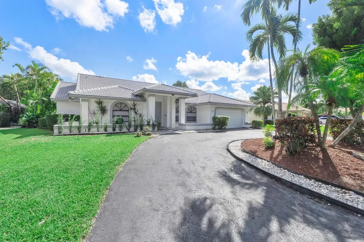 11932 NW 2nd St, Coral Springs: photo 1 of 16