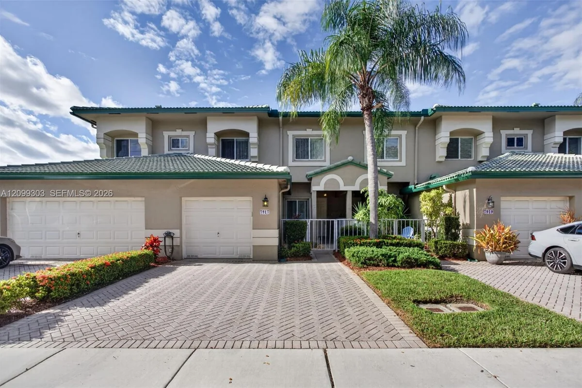 7917 Exeter Blvd E #101, Tamarac: photo 1 of 81