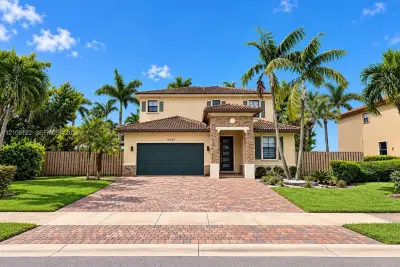 15480 SW 119th Ter, Miami: photo 1 of 6