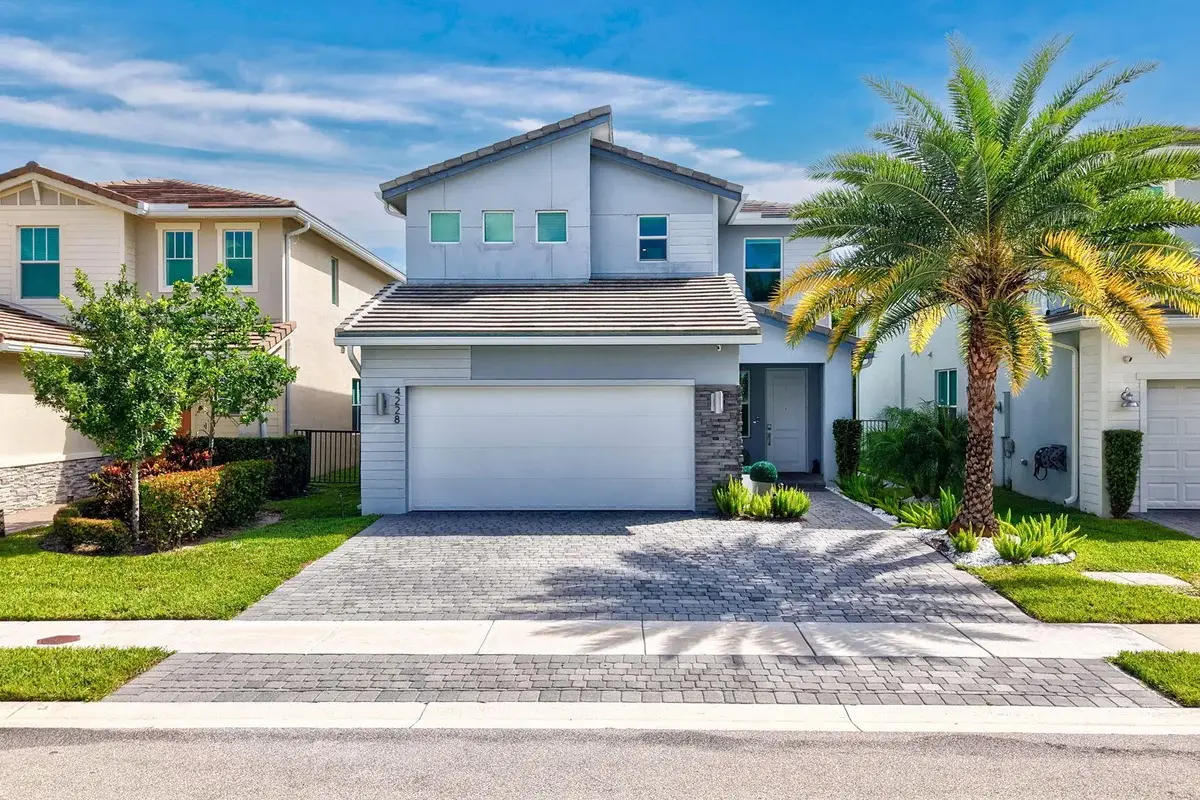 4228 Veleiros Ave, Deerfield Beach: photo 1 of 53