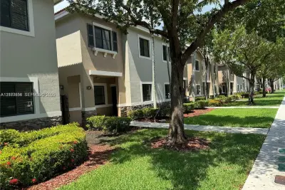 22631 SW 88th Pl #15-18, Cutler Bay: photo 1 of 7