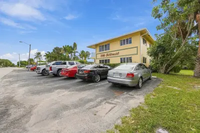 2190 SE 5th St #5-B, Pompano Beach: photo 1 of 40