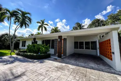 317 NW 26th Ct, Wilton Manors: photo 1 of 54
