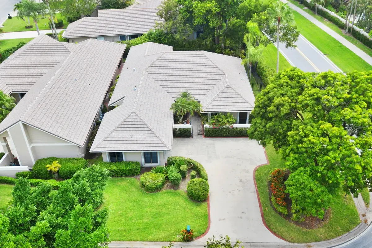 147 Coventry Pl, Palm Beach Gardens: photo 1 of 23