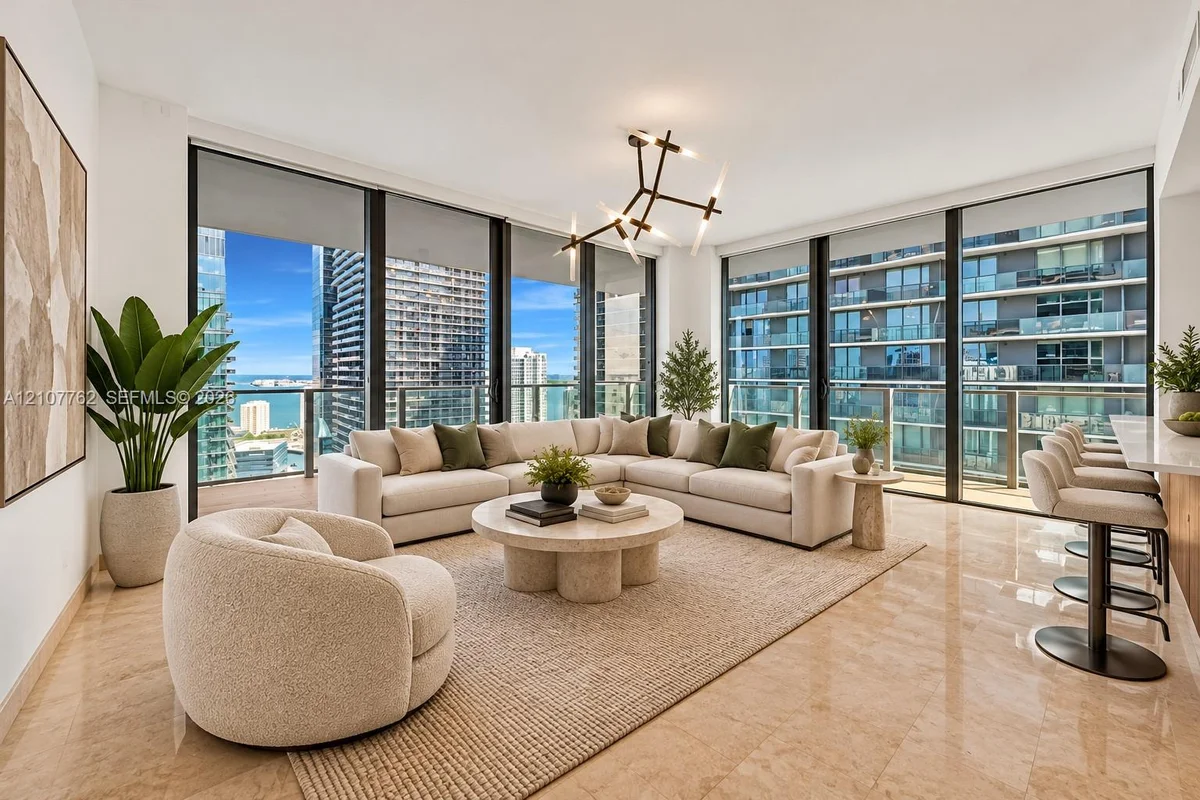 88 SW 7th St #3401, Miami: photo 1 of 33