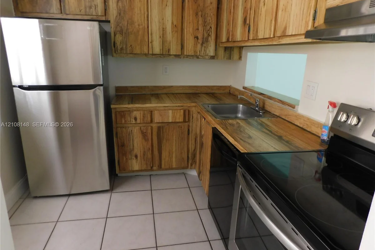 8025 SW 107th Ave #109, Miami: photo 1 of 20