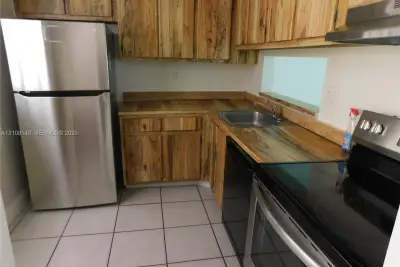8025 SW 107th Ave #109, Miami: photo 1 of 20