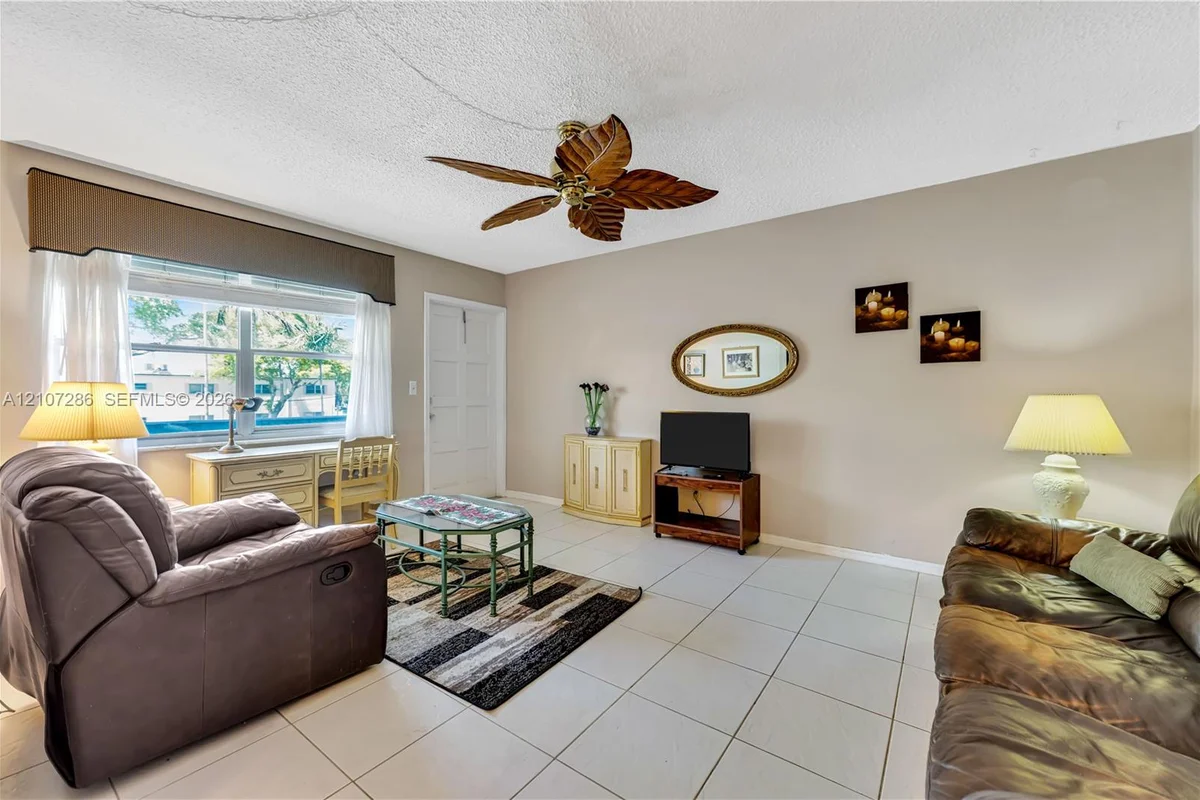 2458 Polk St #206, Hollywood: photo 1 of 13