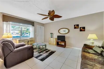 2458 Polk St #206, Hollywood: photo 1 of 13