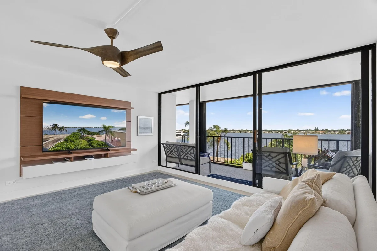 130 Lakeshore #323, North Palm Beach: photo 1 of 39