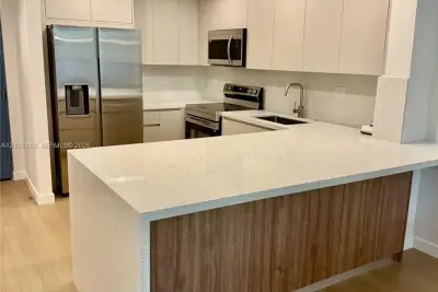 101 Ocean Lane Dr #205, Key Biscayne: photo 1 of 21