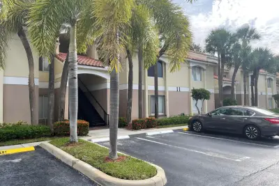 815 W Boynton Beach Blvd #11-203, Boynton Beach: photo 1 of 14