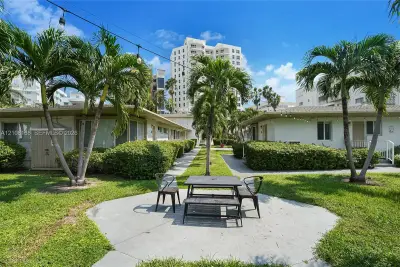 9790 E Bay Harbor Dr #3N, Bay Harbor Islands: photo 1 of 11