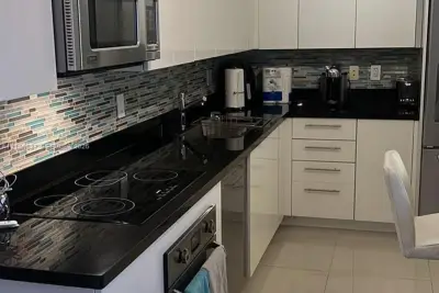 92 SW 3rd St #5008, Miami: photo 1 of 7