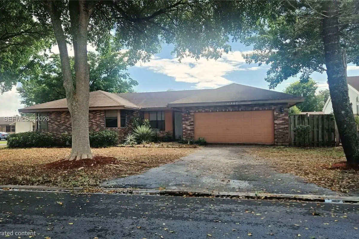 House in Coral Springs: photo 1 of 2