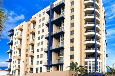 1401 W Flagler St #906, Miami: photo 1 of 13