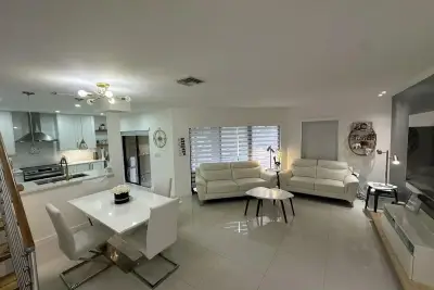 8811 W Sunrise Blvd, Plantation: photo 1 of 26
