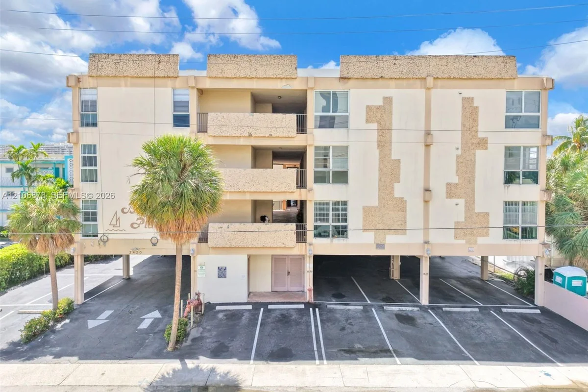 2420 Diana Dr #306, Hallandale Beach: photo 1 of 42